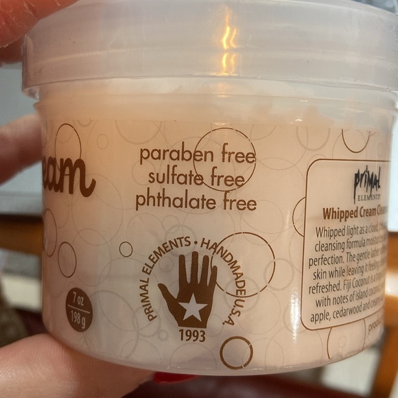 Primal Elements - WHIPPED CREAM CLEANSER - FIJI COCONUT - Picture 4 of 7